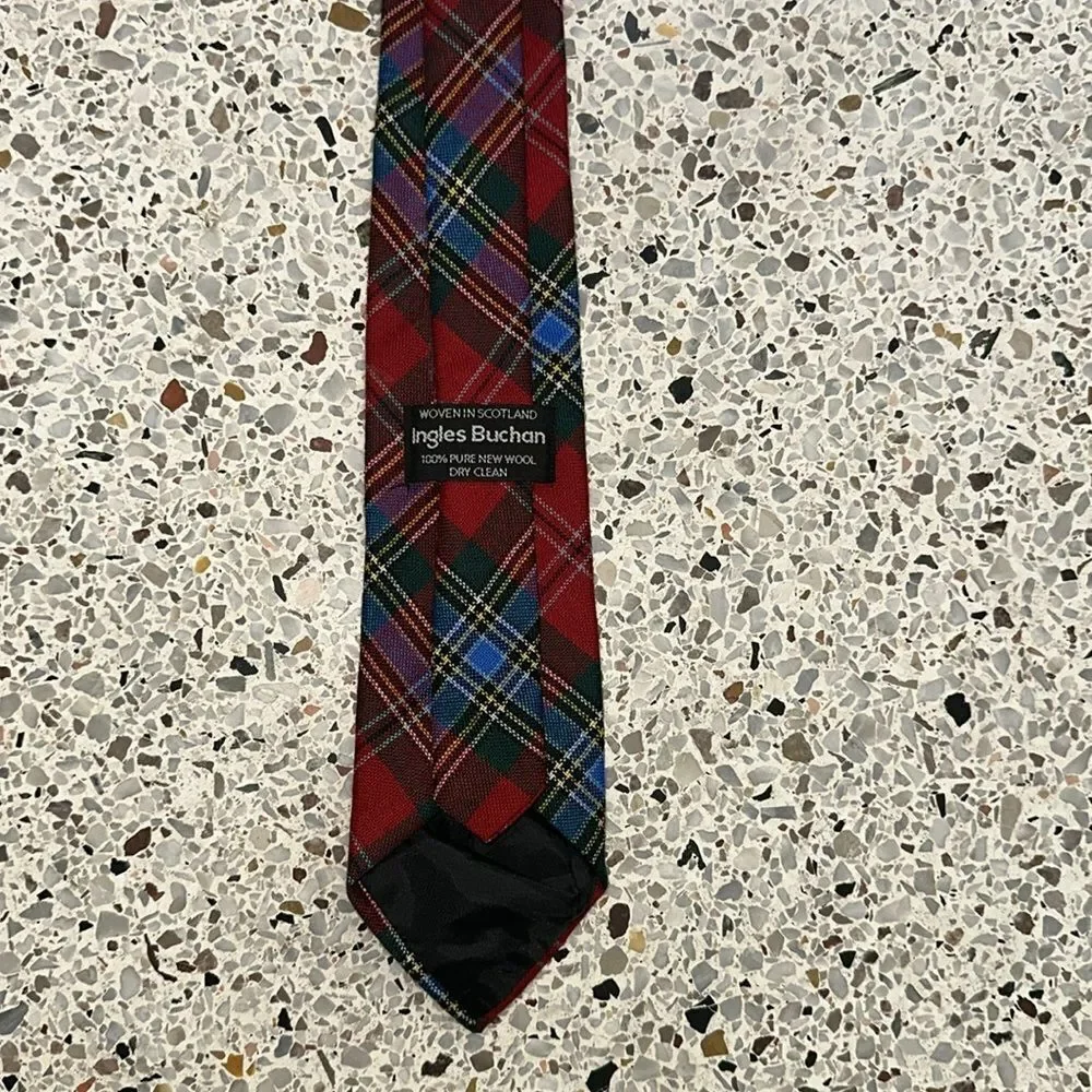 Vintage Scotland Ingles Buchan tartan red plaid holiday 100% new wool neck tie